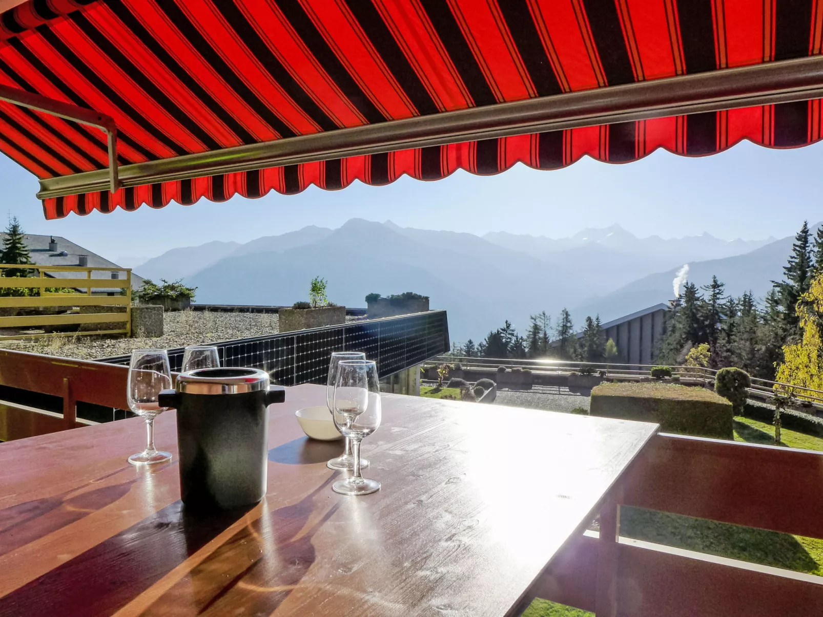 Terrasse des Alpes 2006 - 10037619