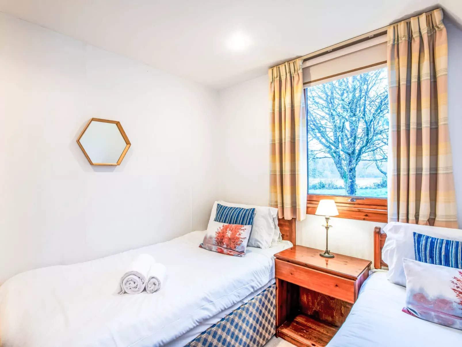 Ardlui Lodge-Inside