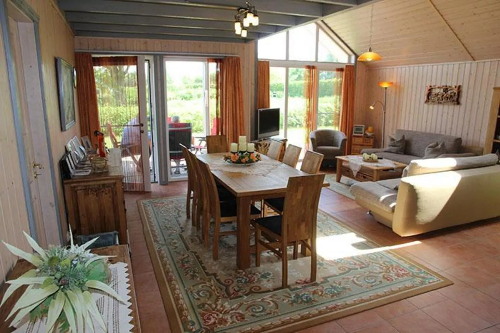Waldkauz 64-Dining room