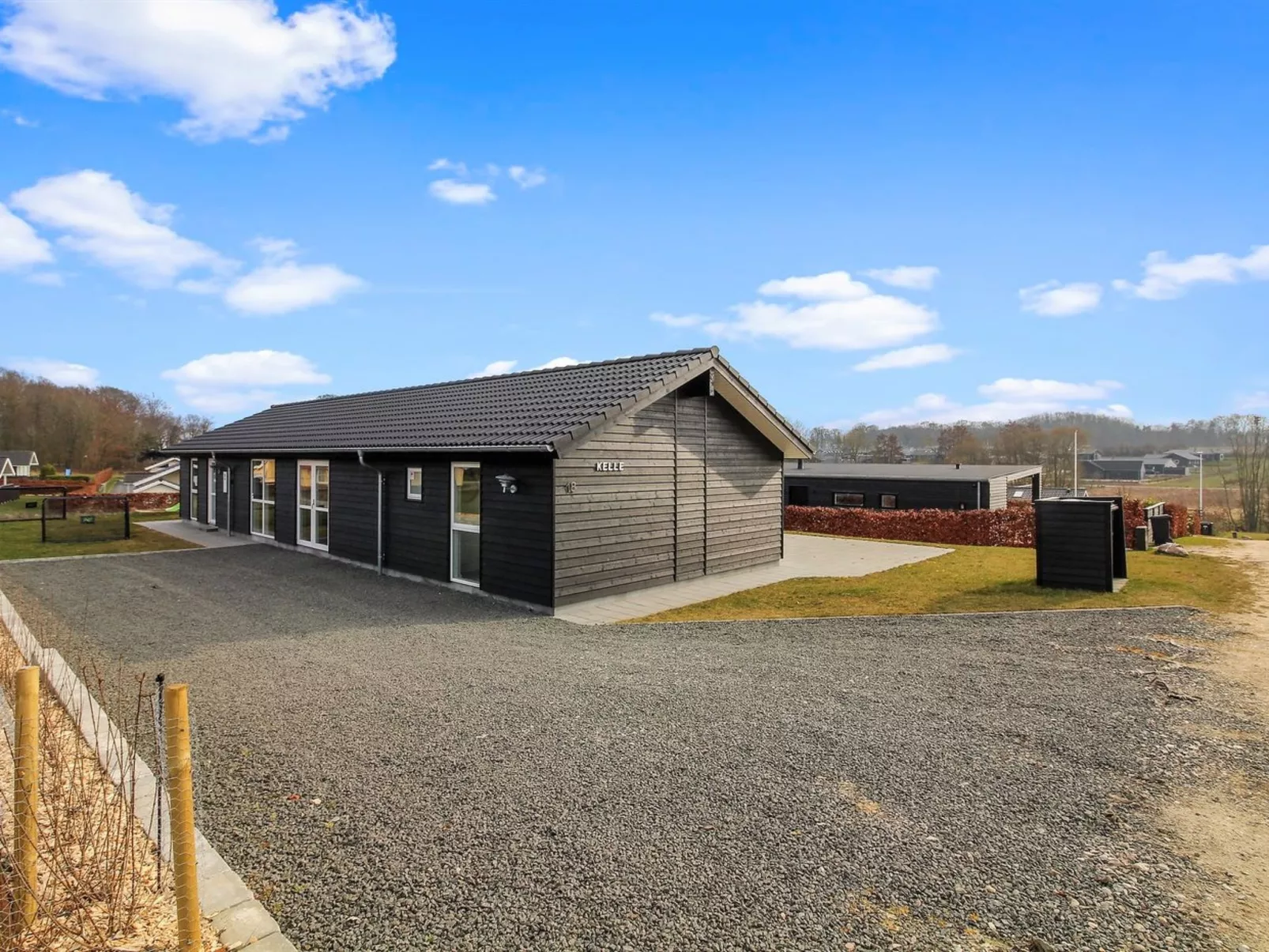 "Yakari" - 300m from the sea-Outside