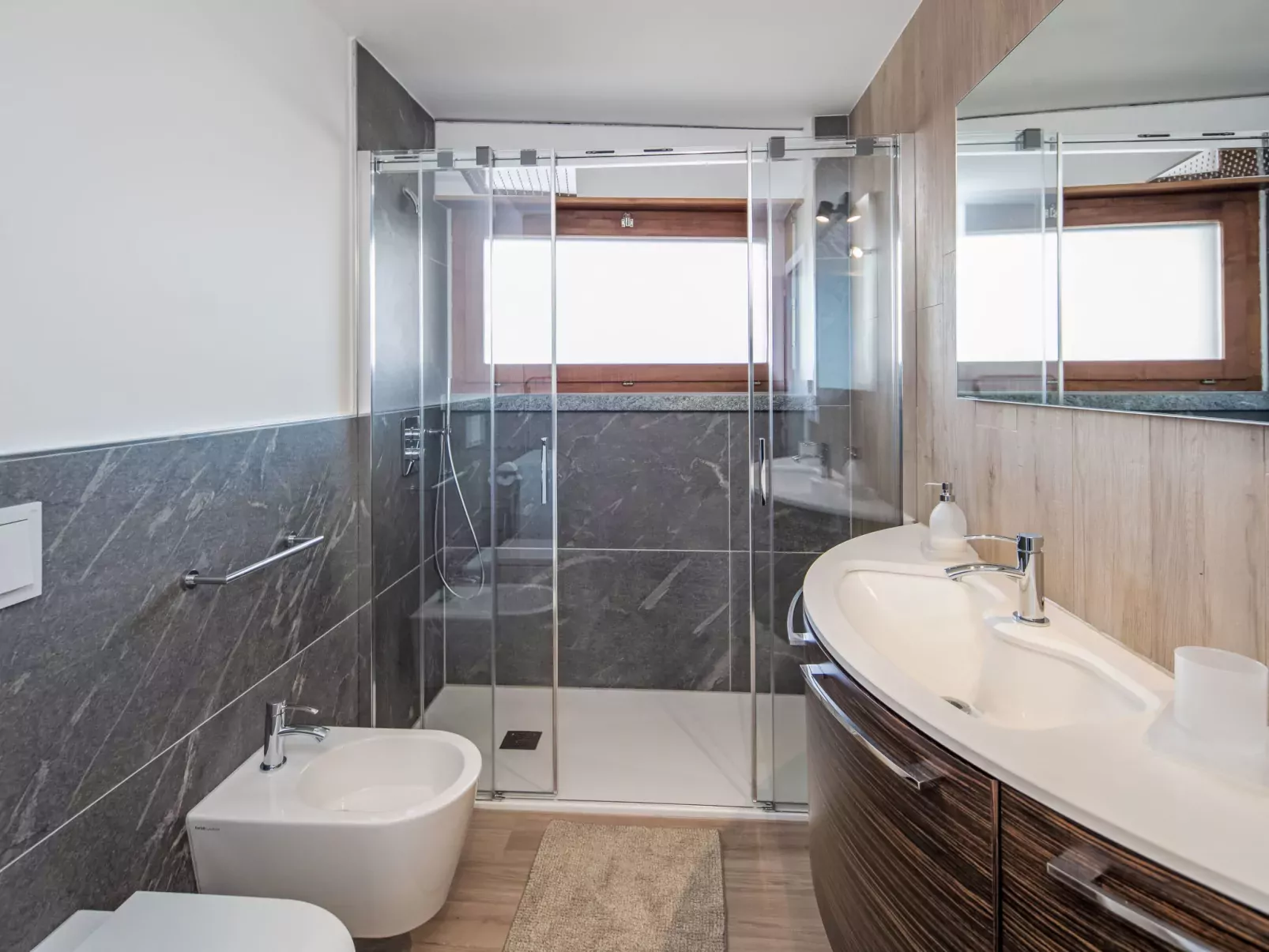 Rond-Point Apt. 20-Dedans
