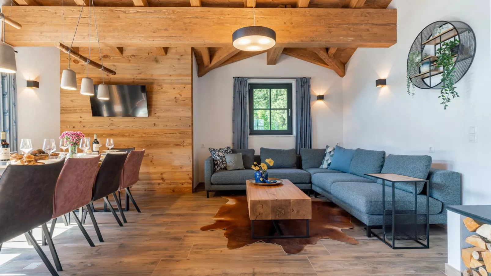 Haus am Hang-Living room
