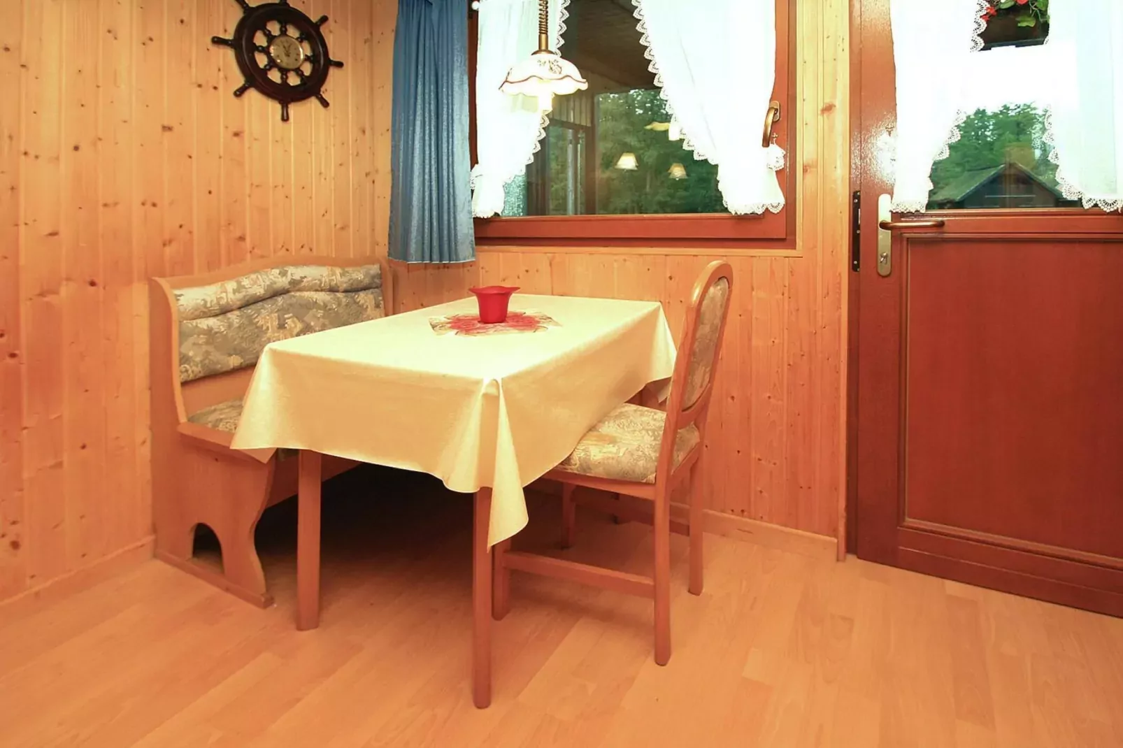 Bootshaus Schleusenblick-Dining room