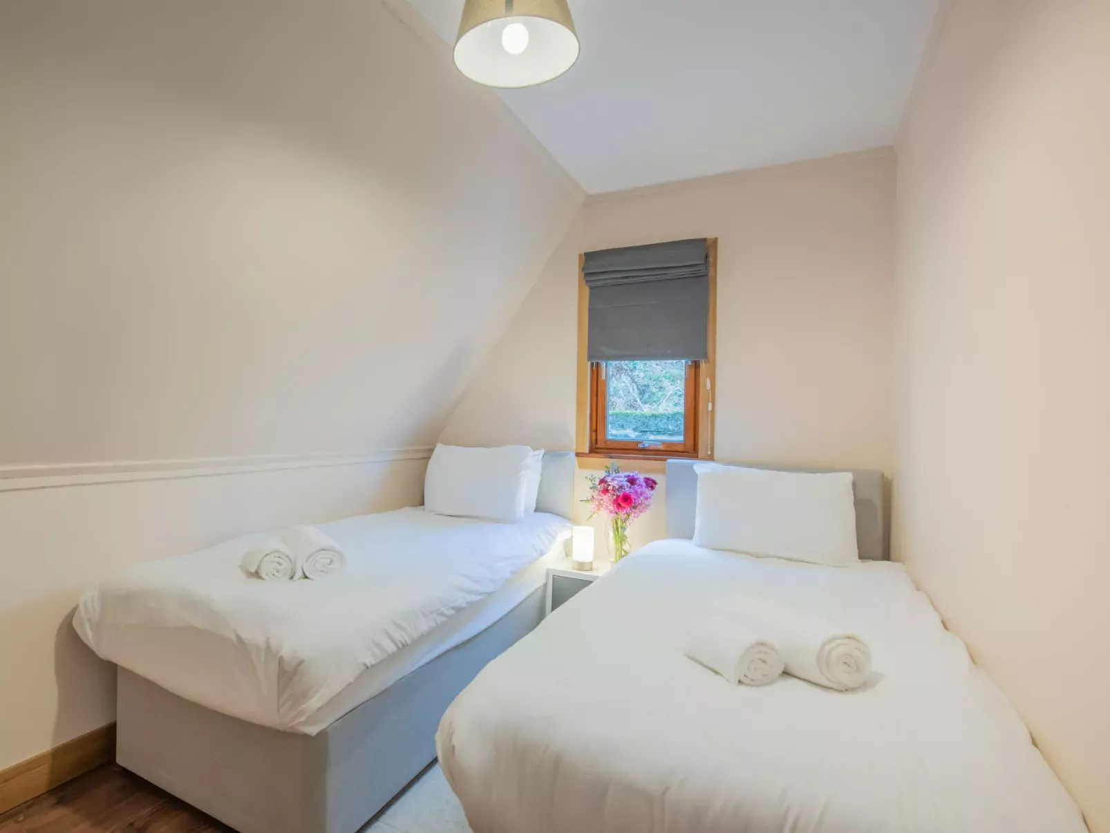Loch Lochy Retreat-Inside
