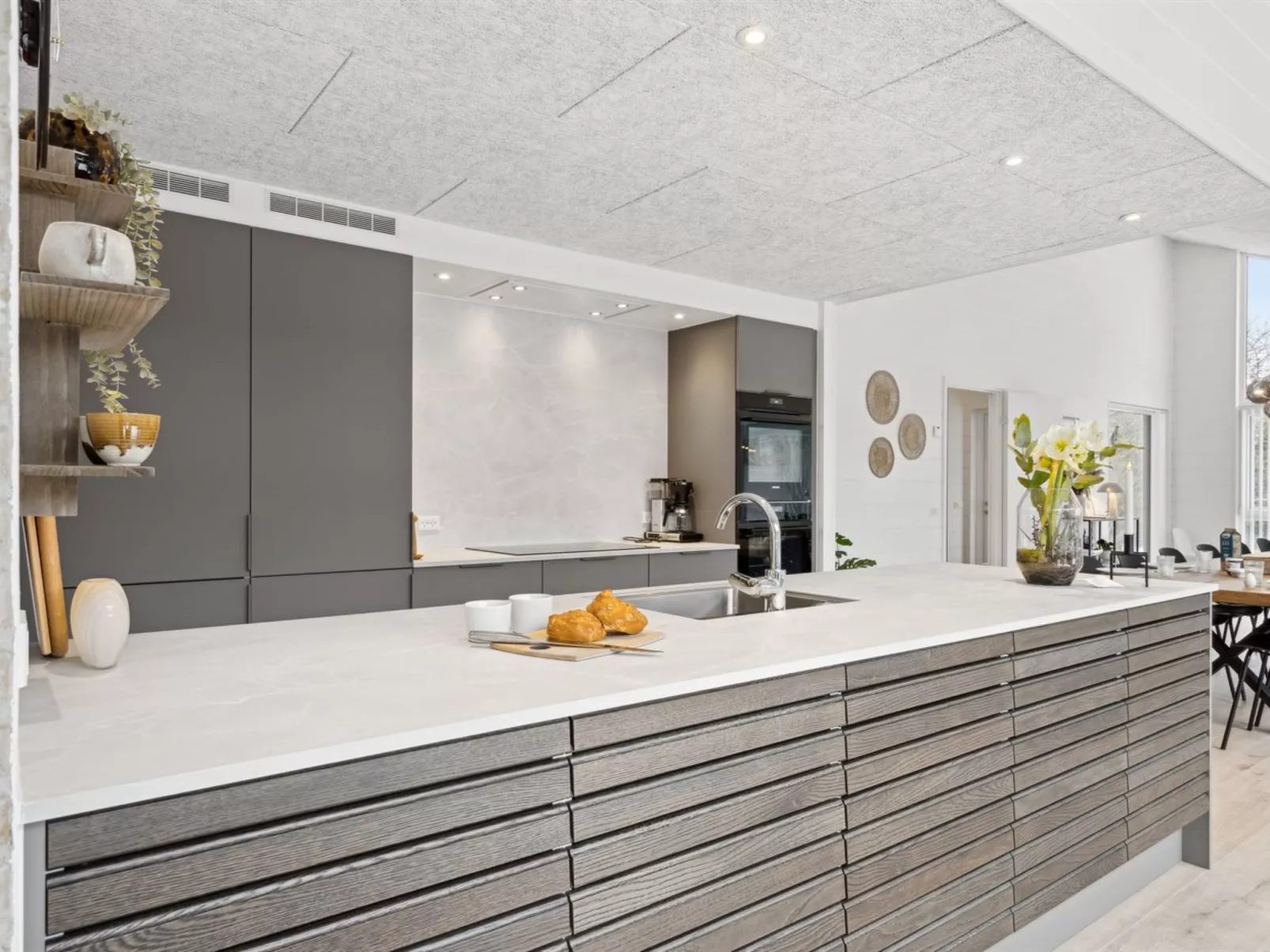 "Lanessa" - 800m from the sea-Inside