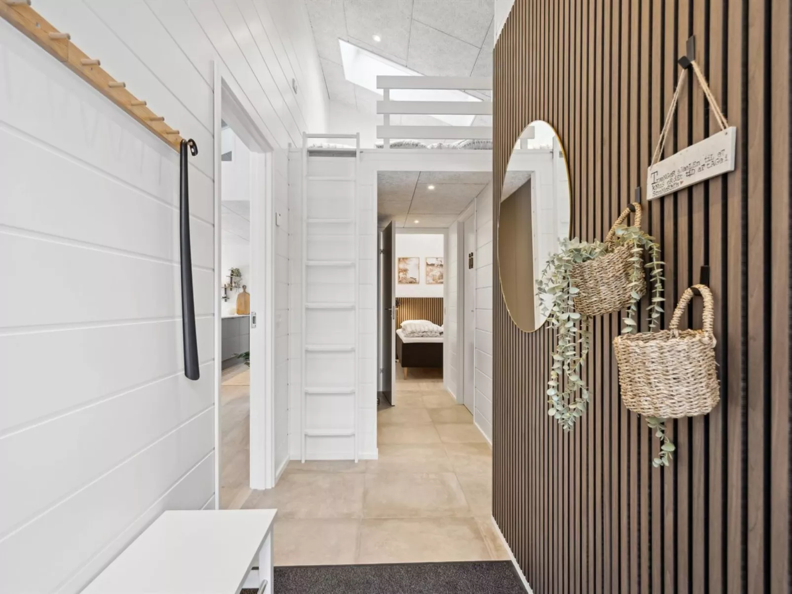 "Lanessa" - 800m from the sea-Inside