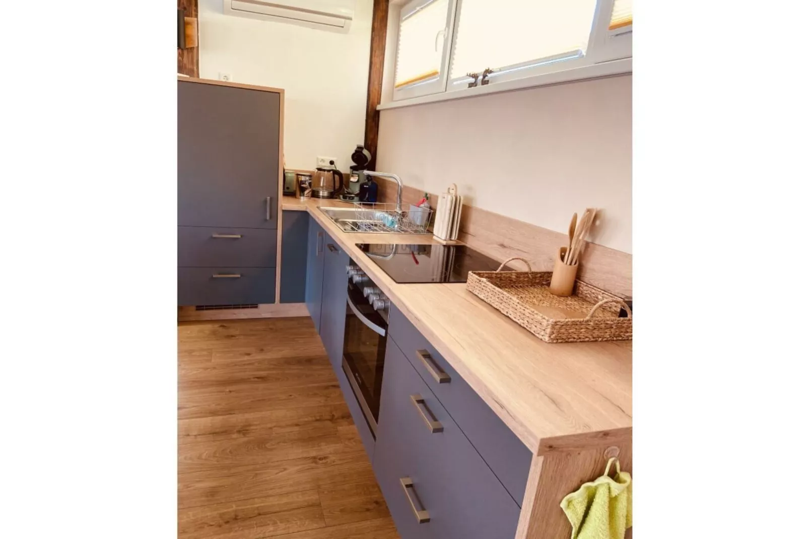301127-Kitchen