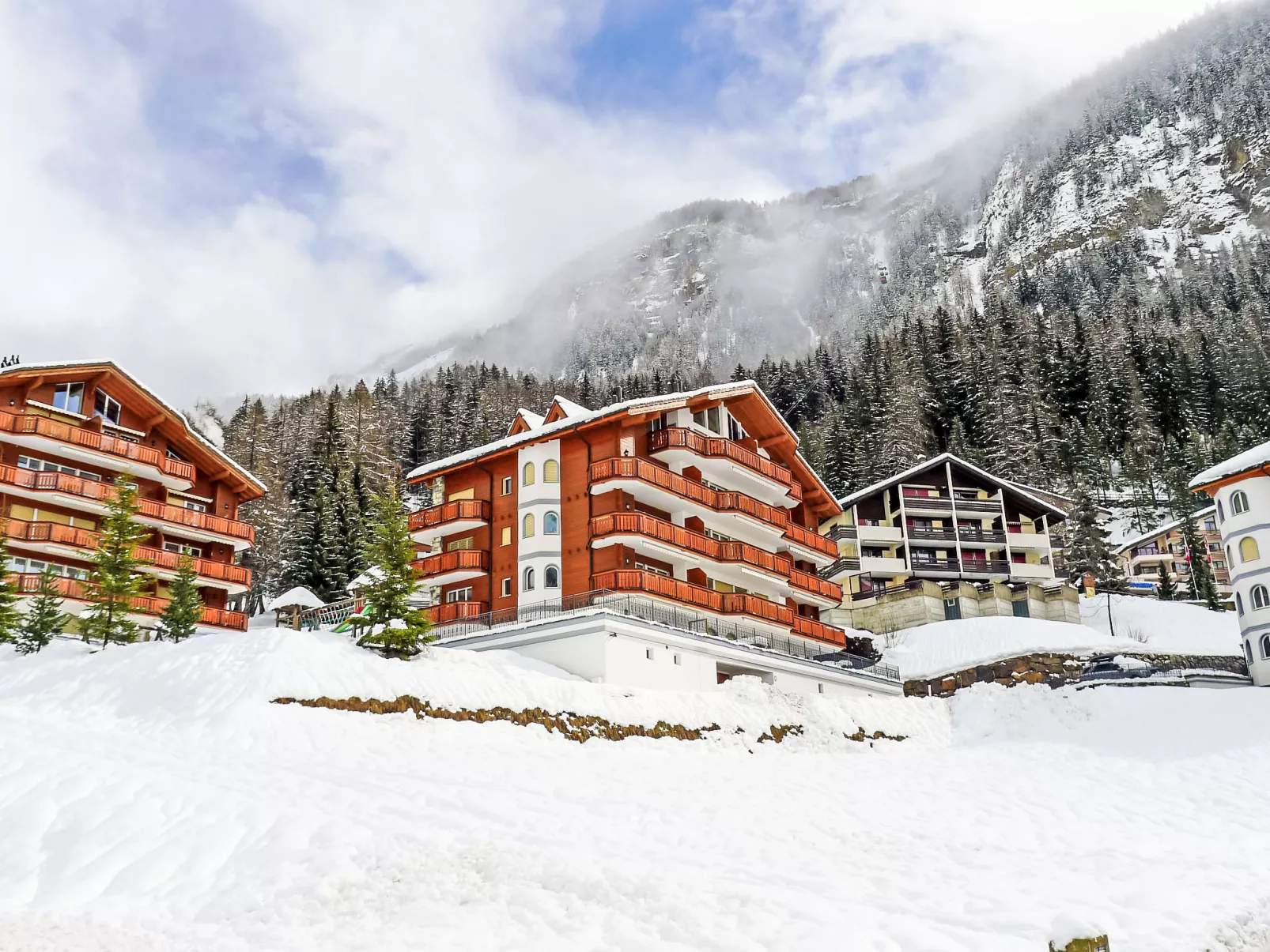 Edelweiss B-Outside