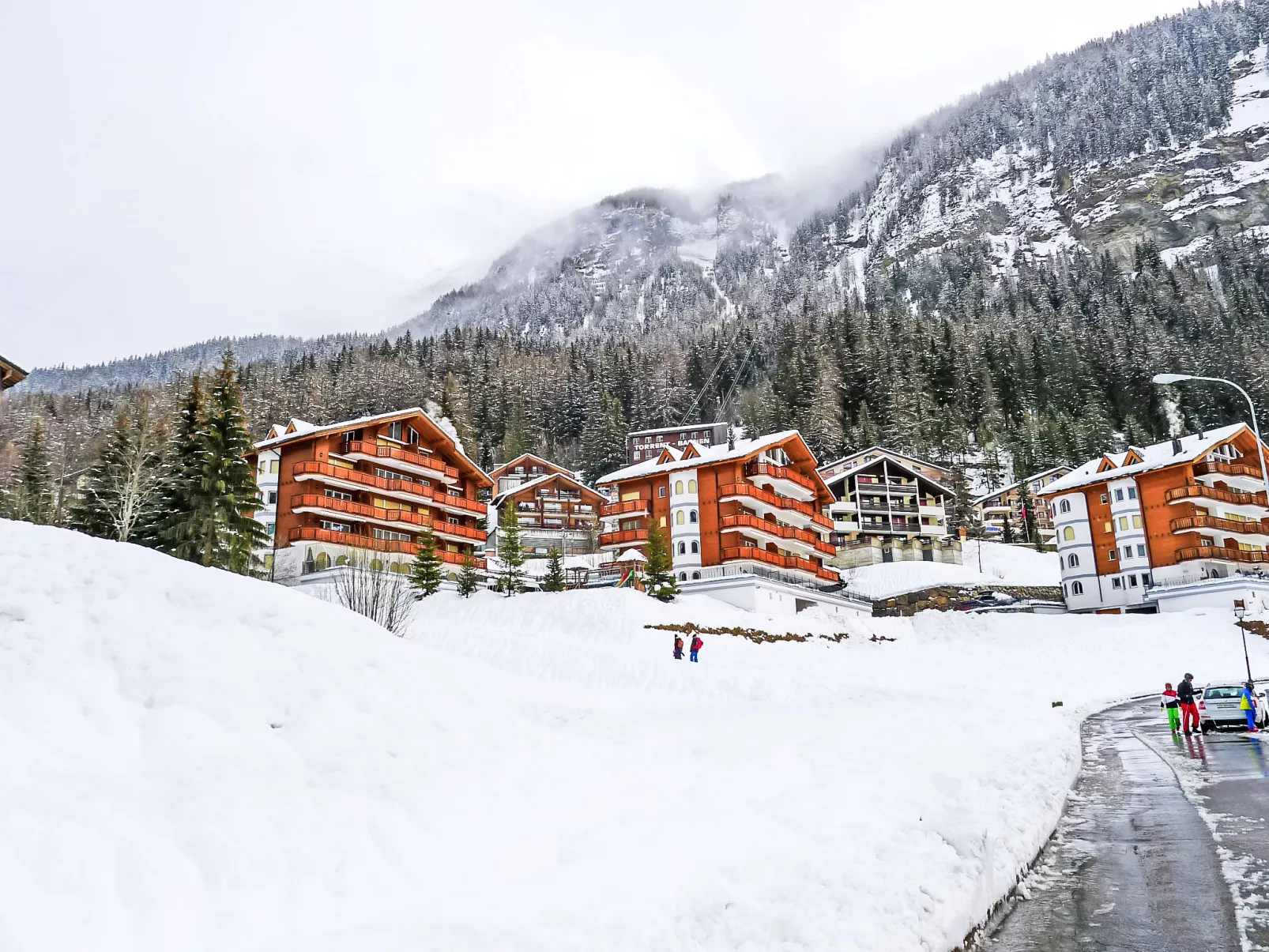 Edelweiss B-Outside