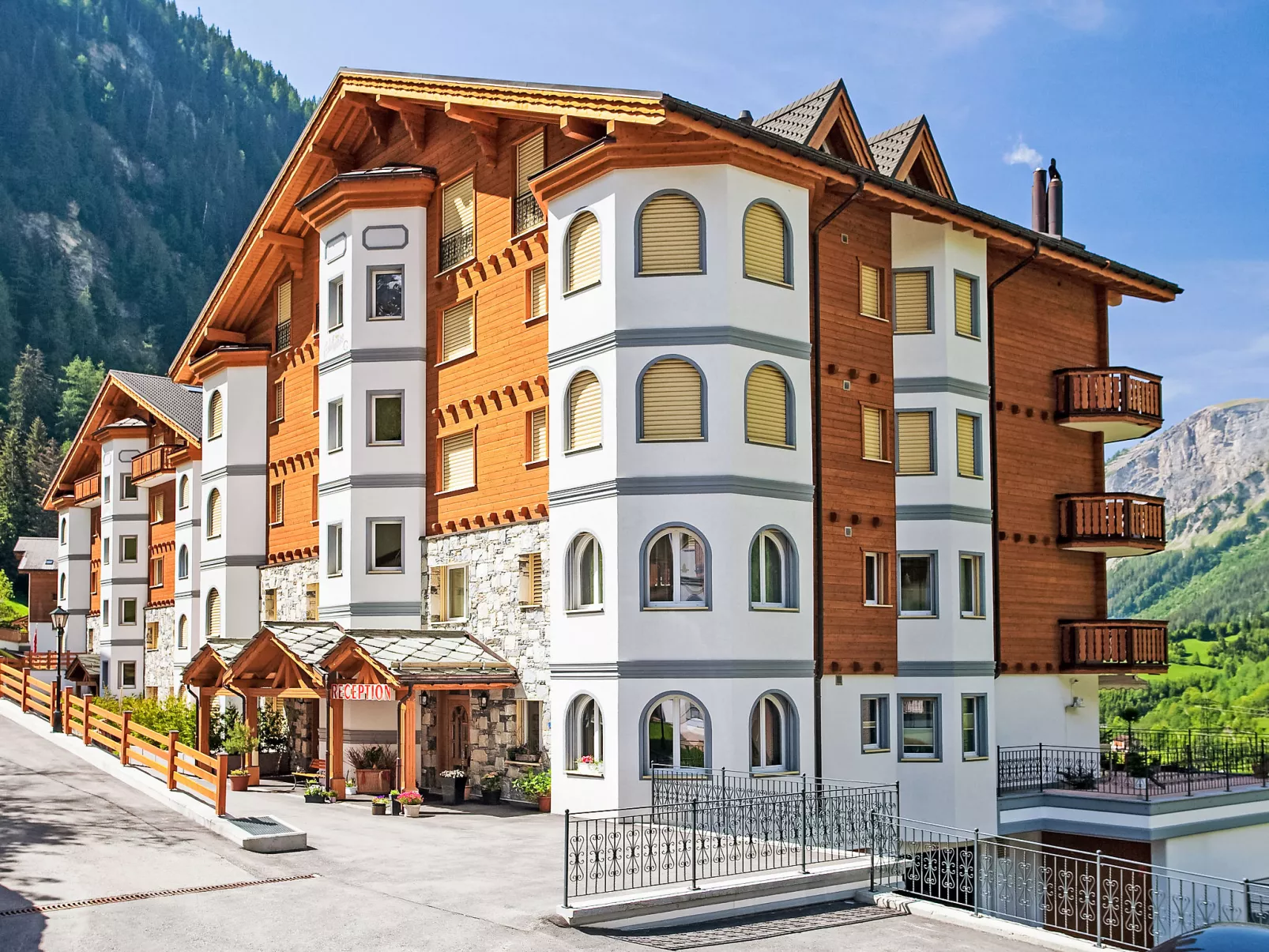 Edelweiss B-Outside