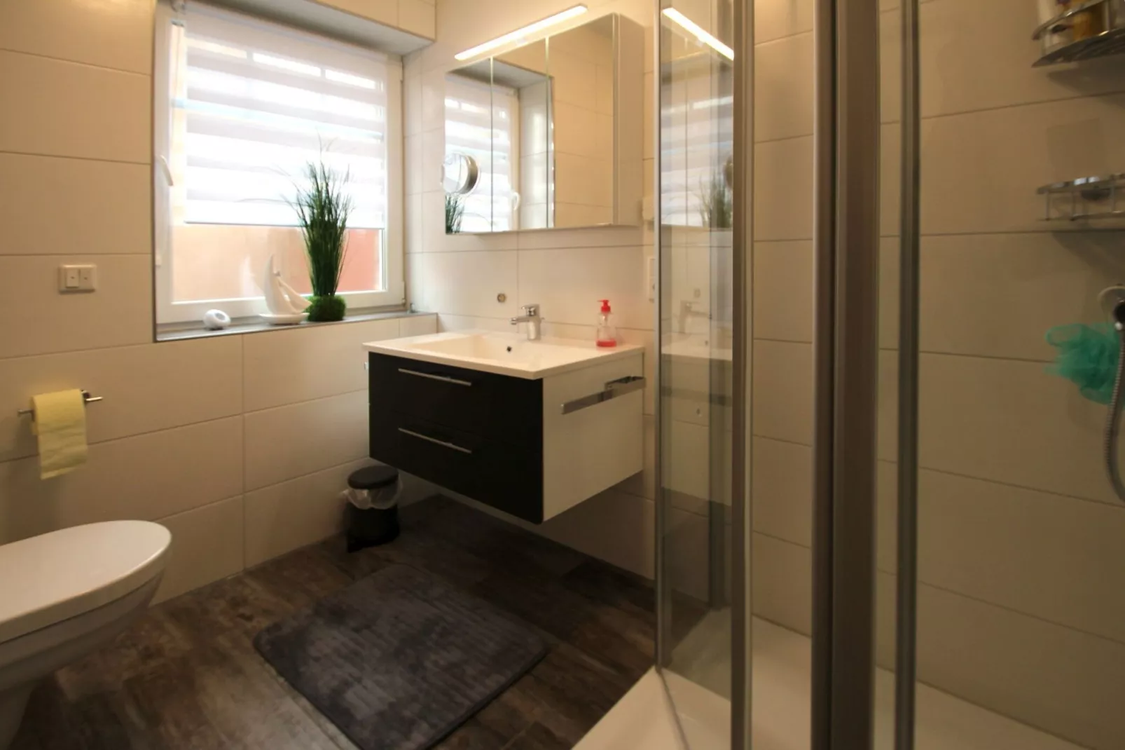 Gemütliche Nordsee-Wohnung in Neßmersiel mit Garten und Feldblick-Bathroom
