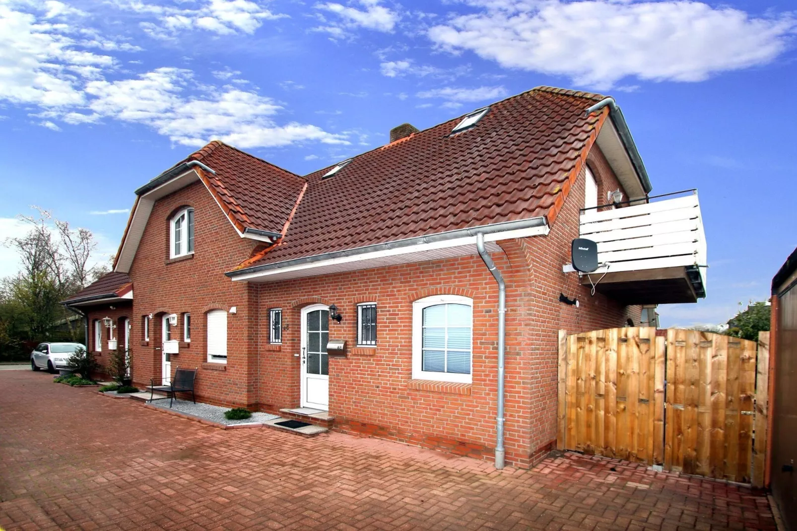 Doppelhaushälfte in Schwittersum-Exterior summer