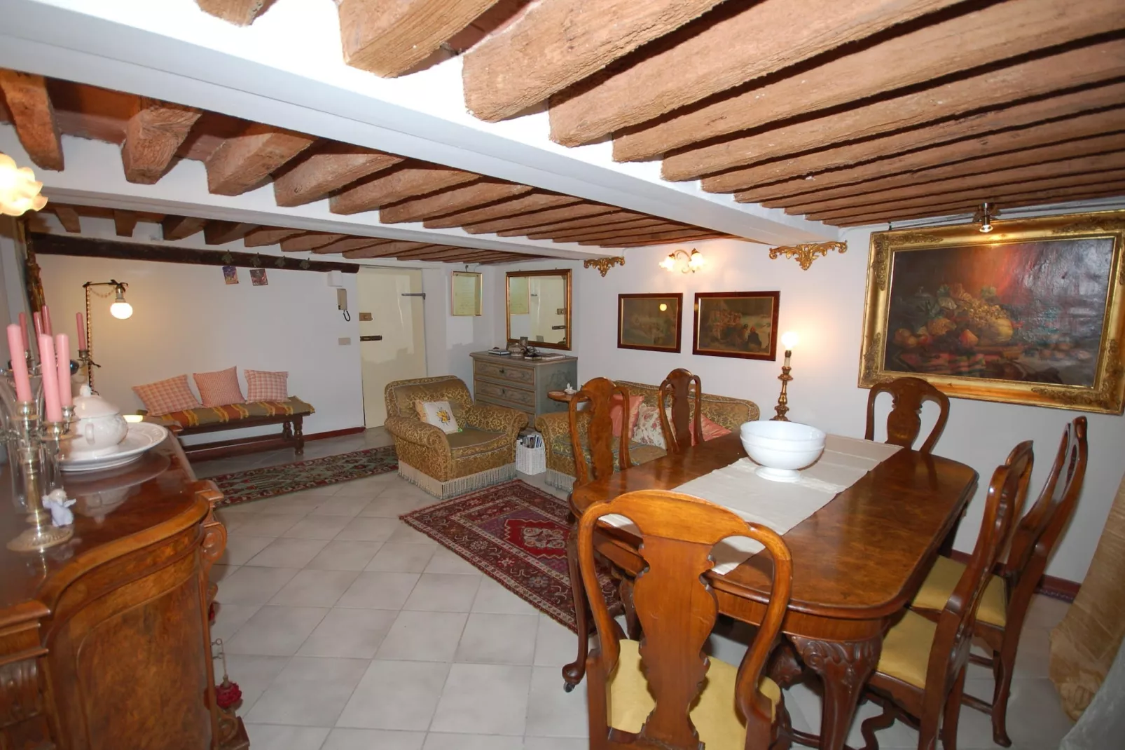 Aria di Lucca-Dining room