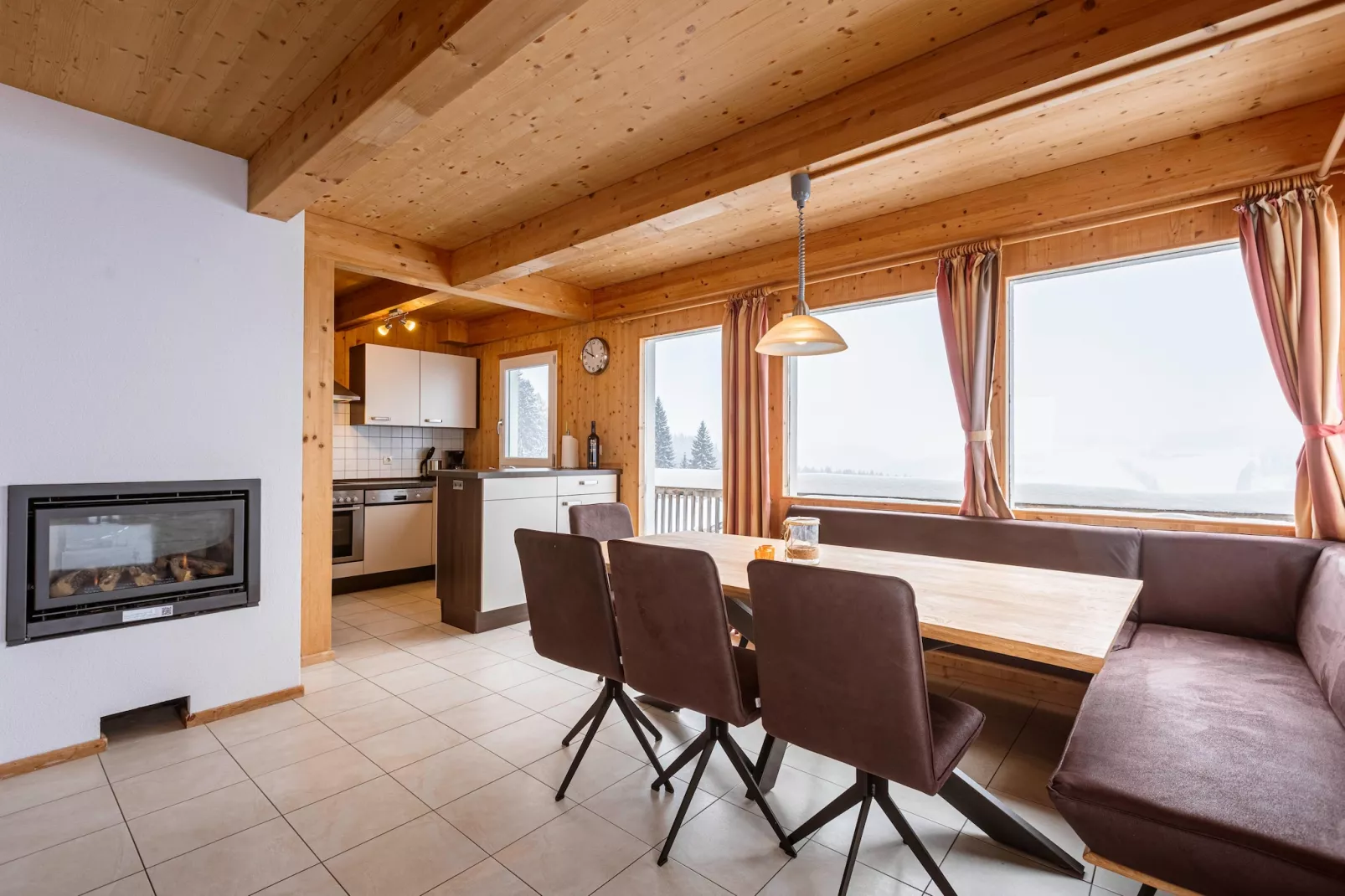 Alpendorf Dachstein West 1-Dining room