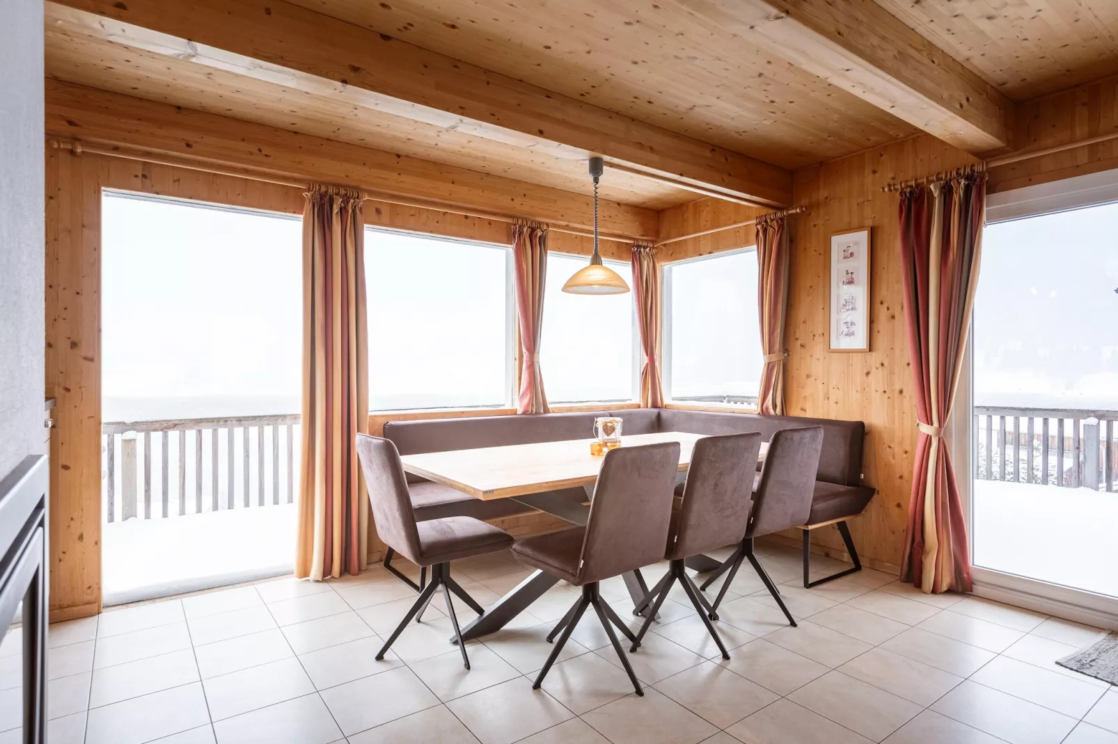 Alpendorf Dachstein West 1-Dining room