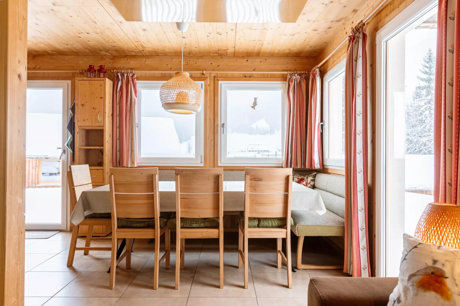 Alpendorf Dachstein West 1-Dining room