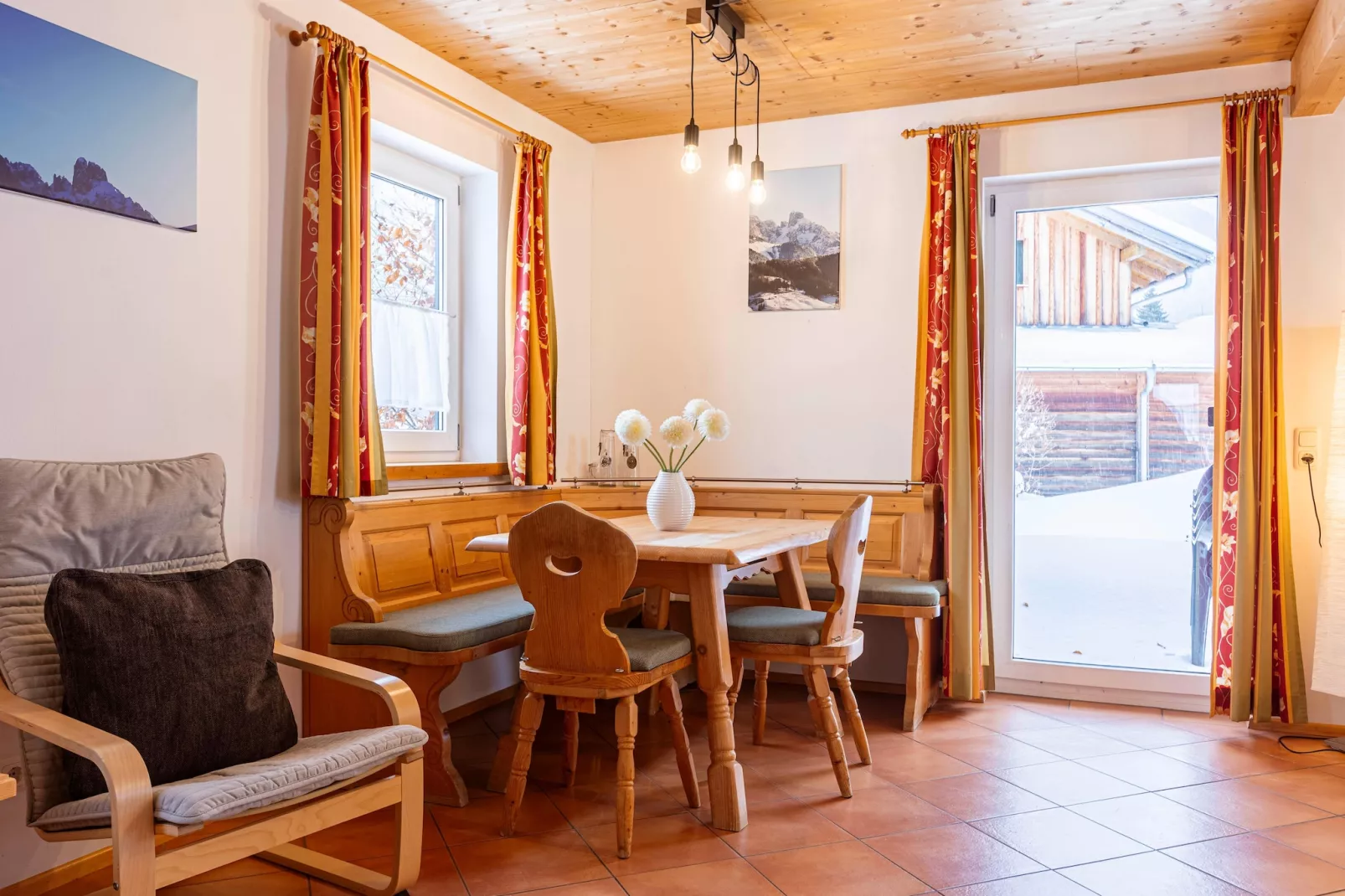 Alpendorf Dachstein West 2-Dining room