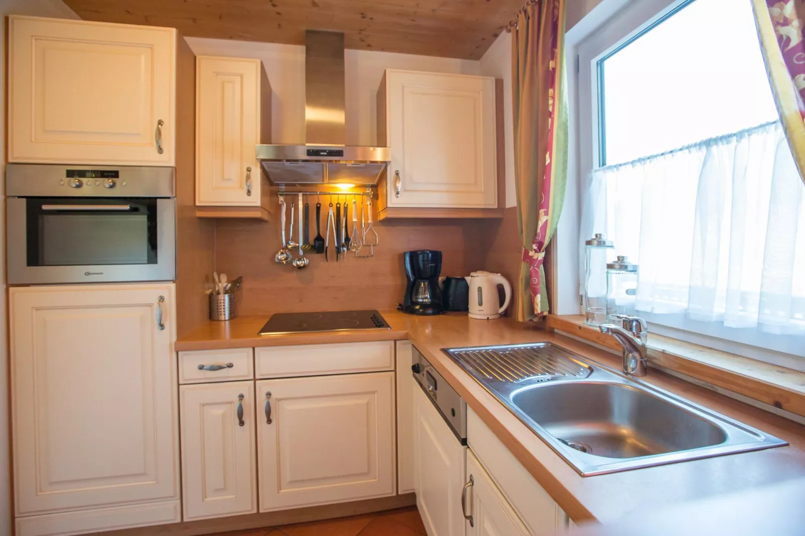 Alpendorf Dachstein West 3-Kitchen