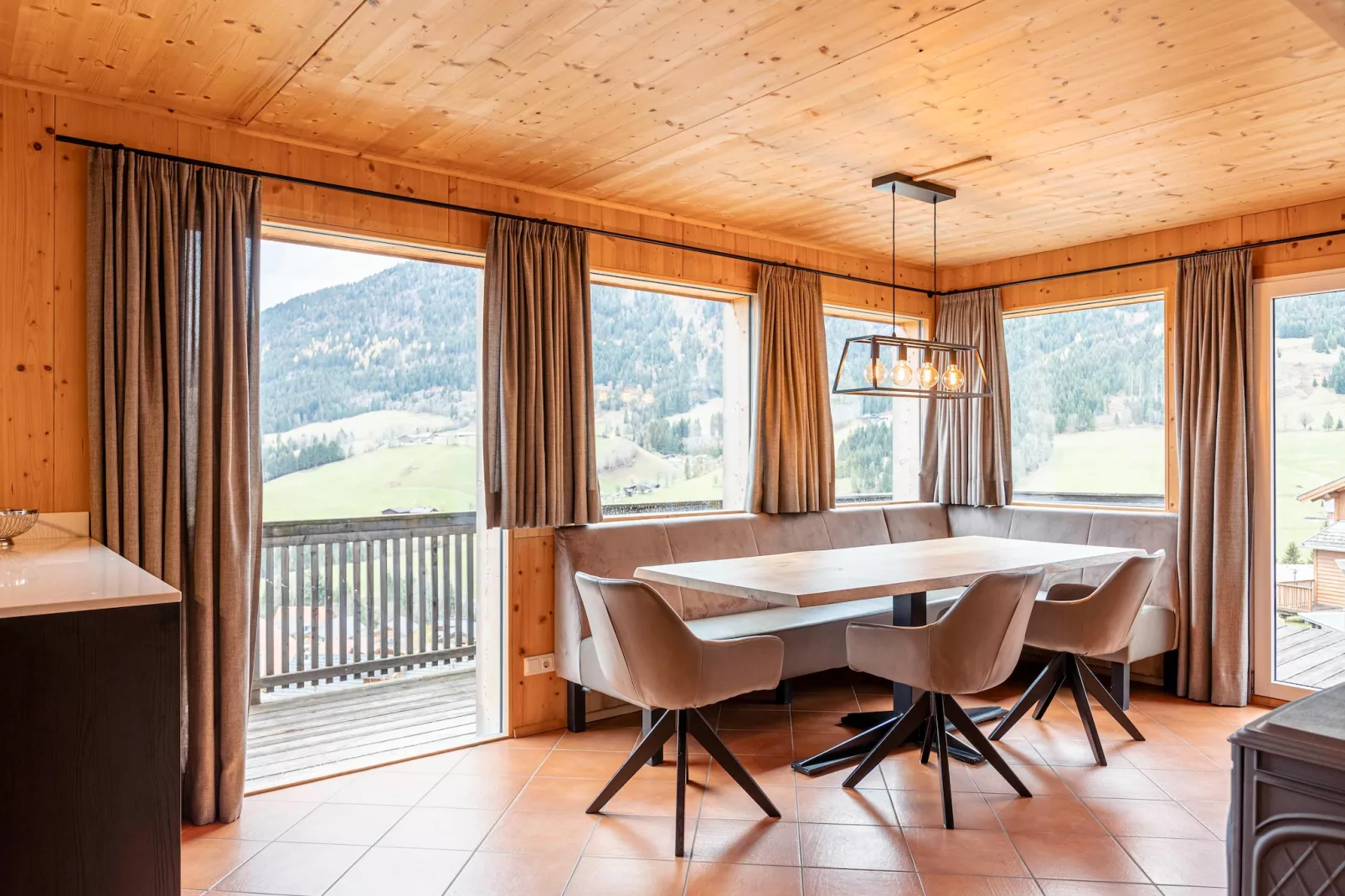 Alpendorf Dachstein West 3-Kitchen