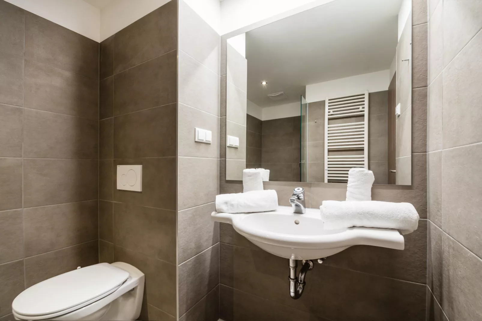 Alpine Lodge 2-Bathroom