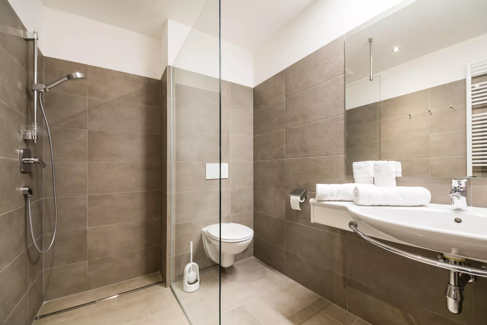 Alpine Lodge 2-Bathroom