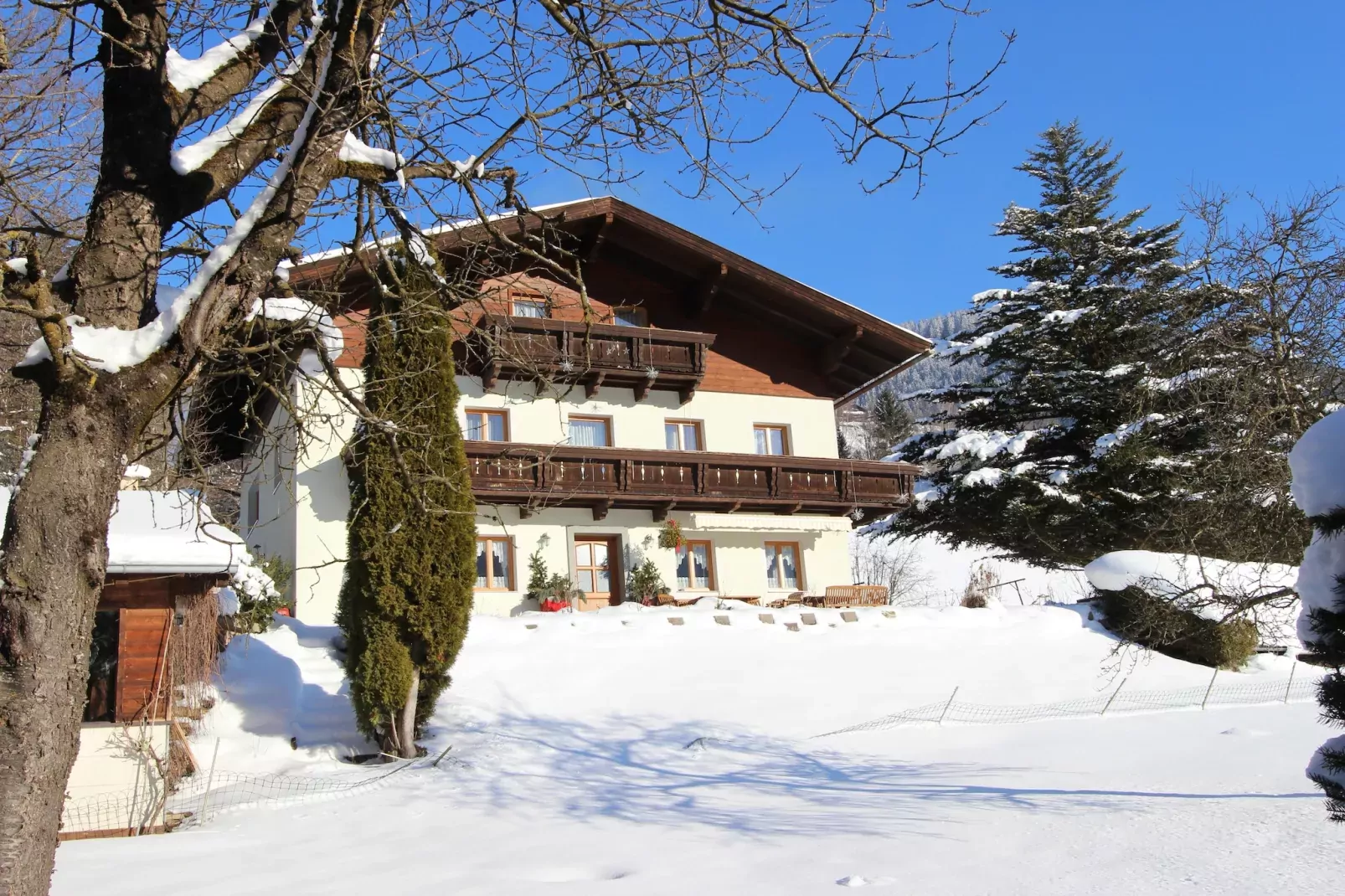Schwab-Außenbereich Winter