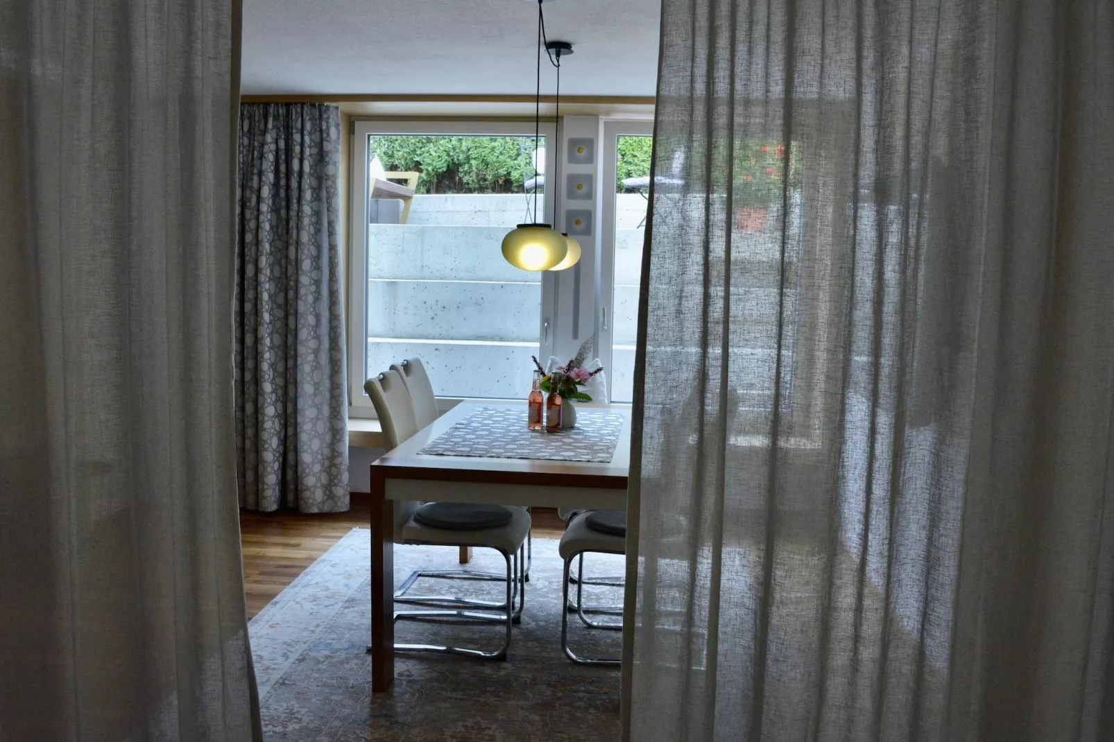 Apartment fein-Dining room