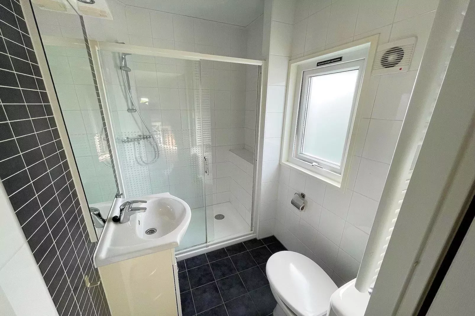 Vakantiepark de Tabaksschuur 2-Bathroom