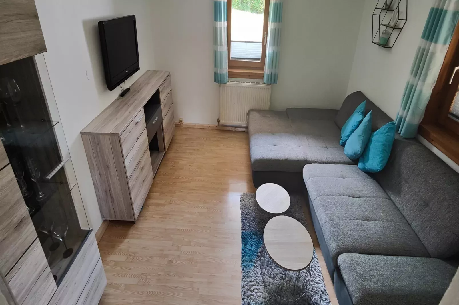 Hofer-Living room