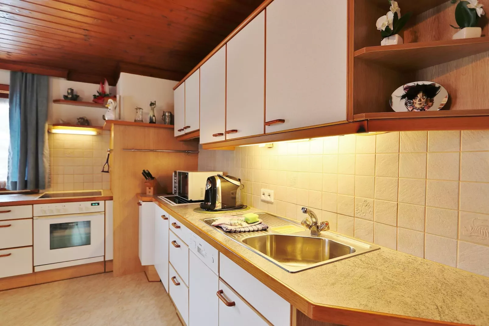 Hofer-Kitchen