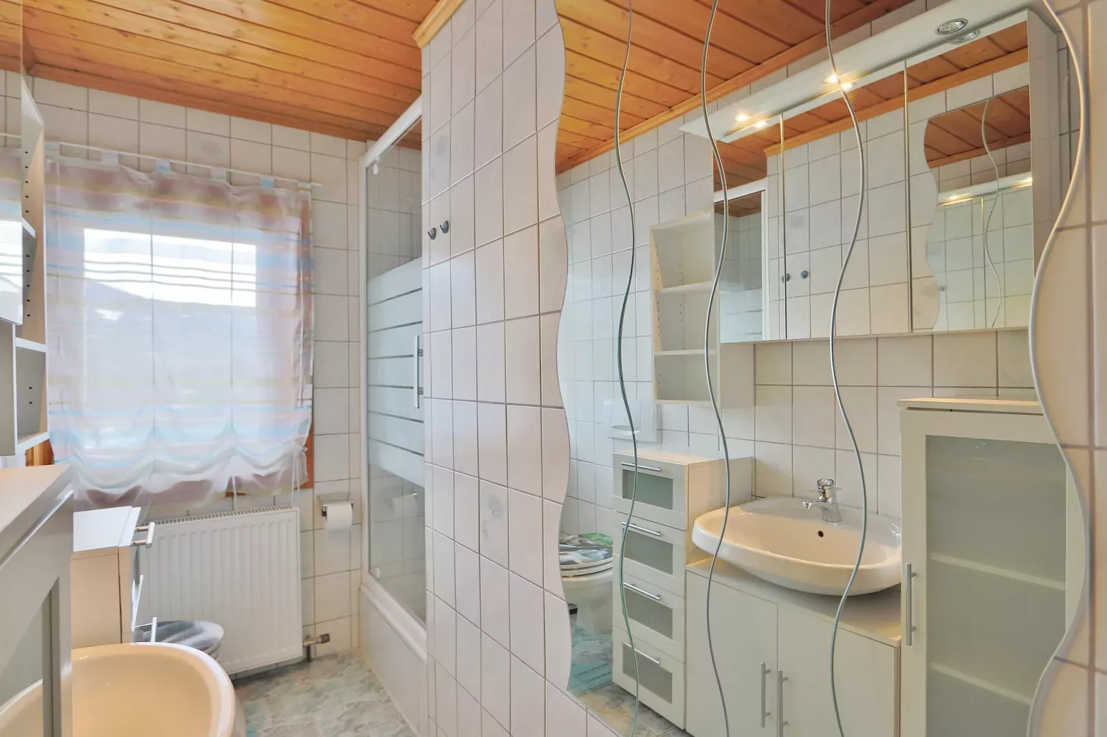 Hofer-Bathroom