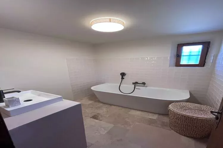 Villa Le Mas des Cerises-Bathroom