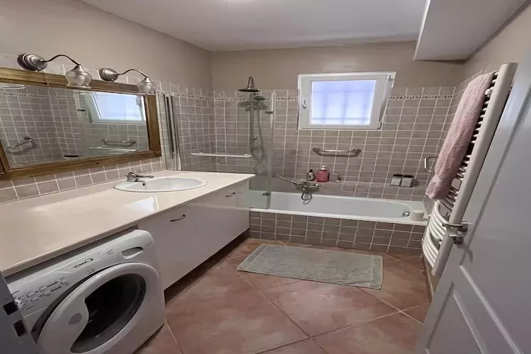 Villa Le Mas des Cerises-Bathroom