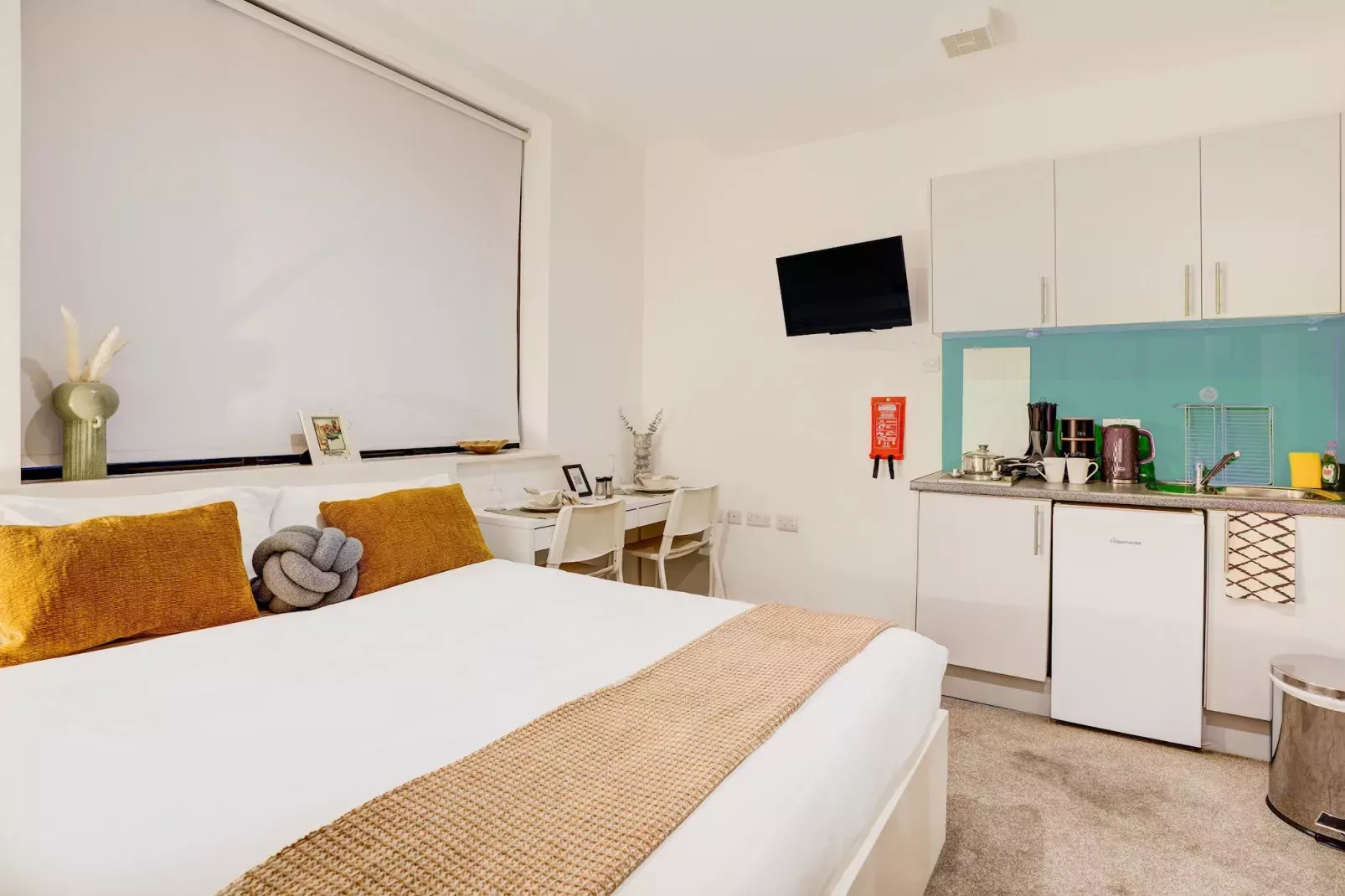 Kingston Luxe Suites Riverside Apartment Belvilla-Bedroom