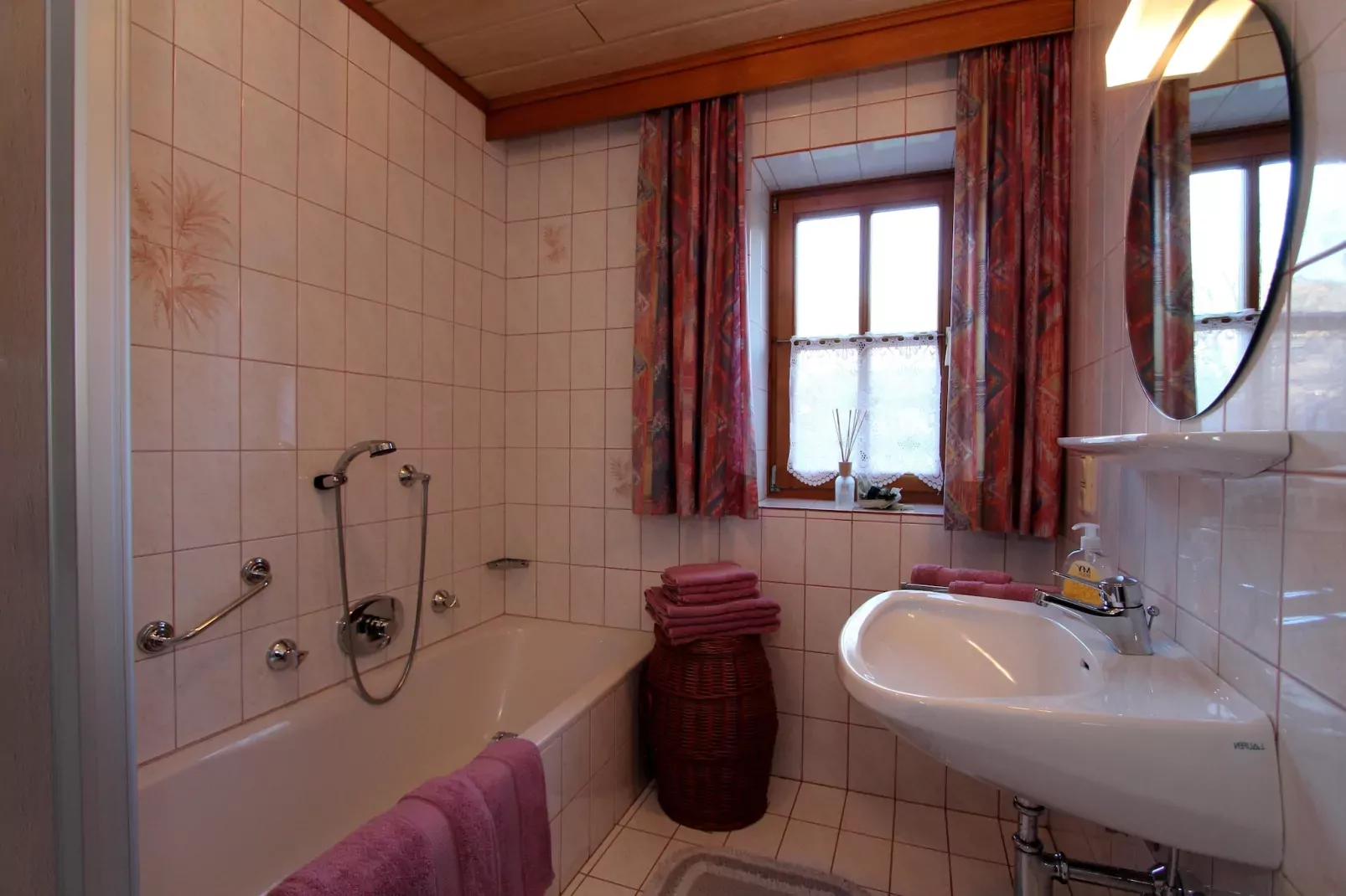 Apartment Berndl-Bathroom