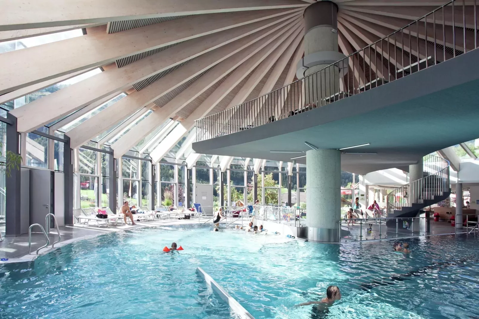 Chalets im Wald-Schwimmbad