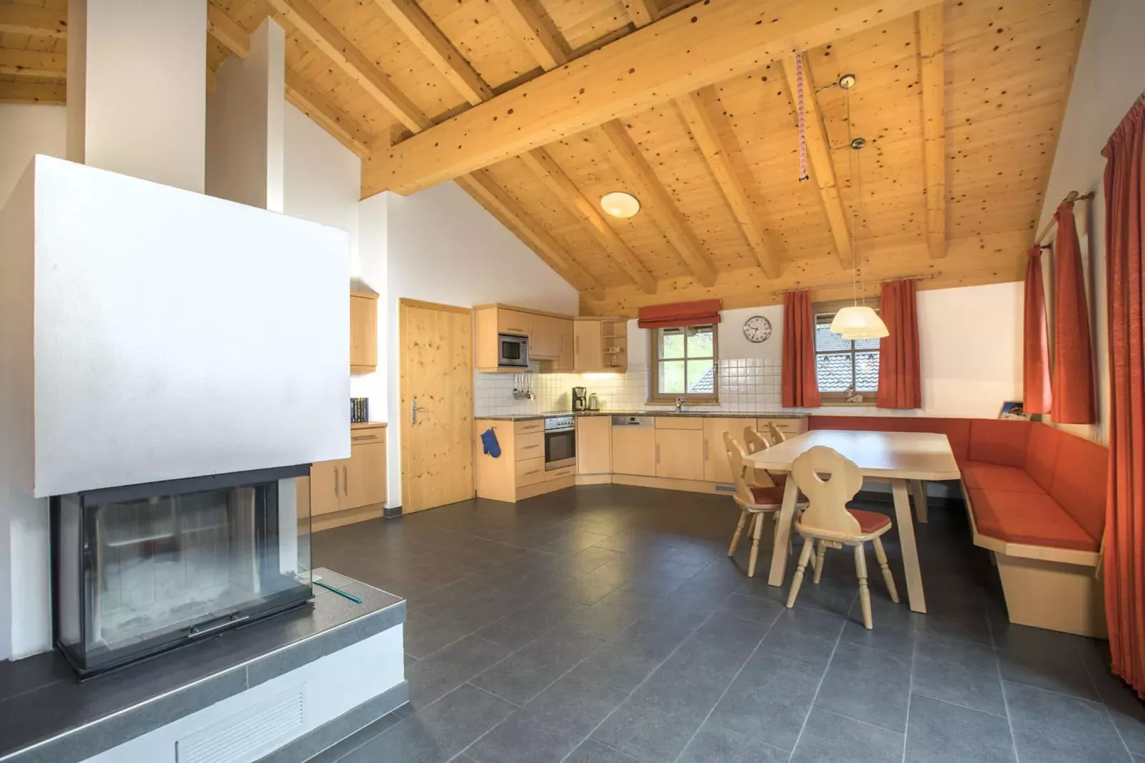 Chalets im Wald-Dining room
