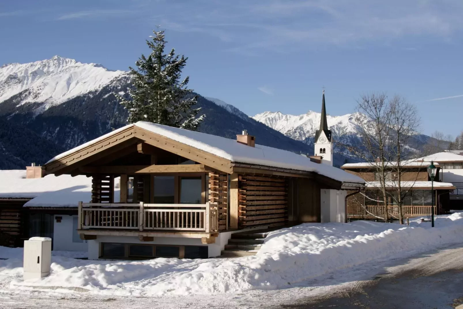 Chalets im Wald-Exterior in summer