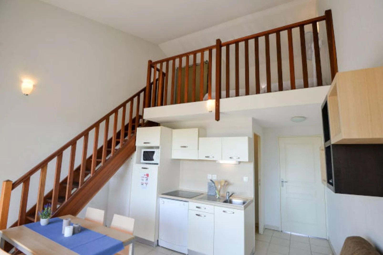 Résidence du Château de Jouarres - Azille // Apt Mezzanine 4 pers-Kitchen