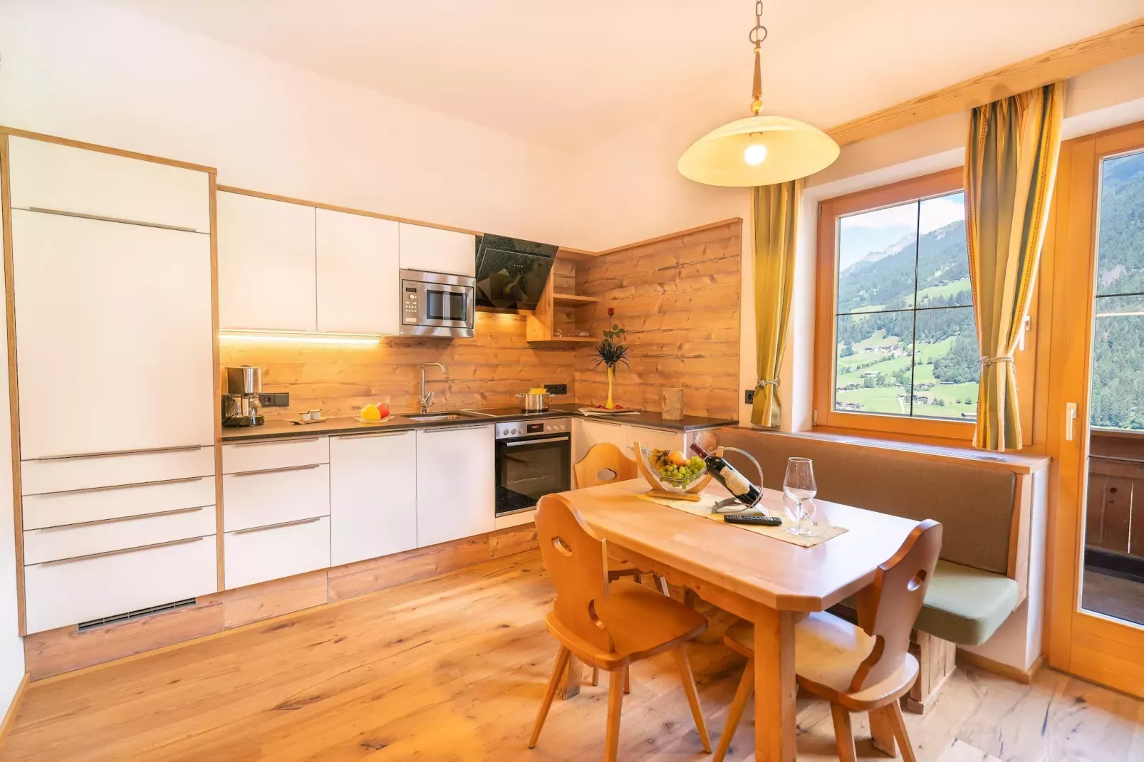 Apartment 5-Esszimmer