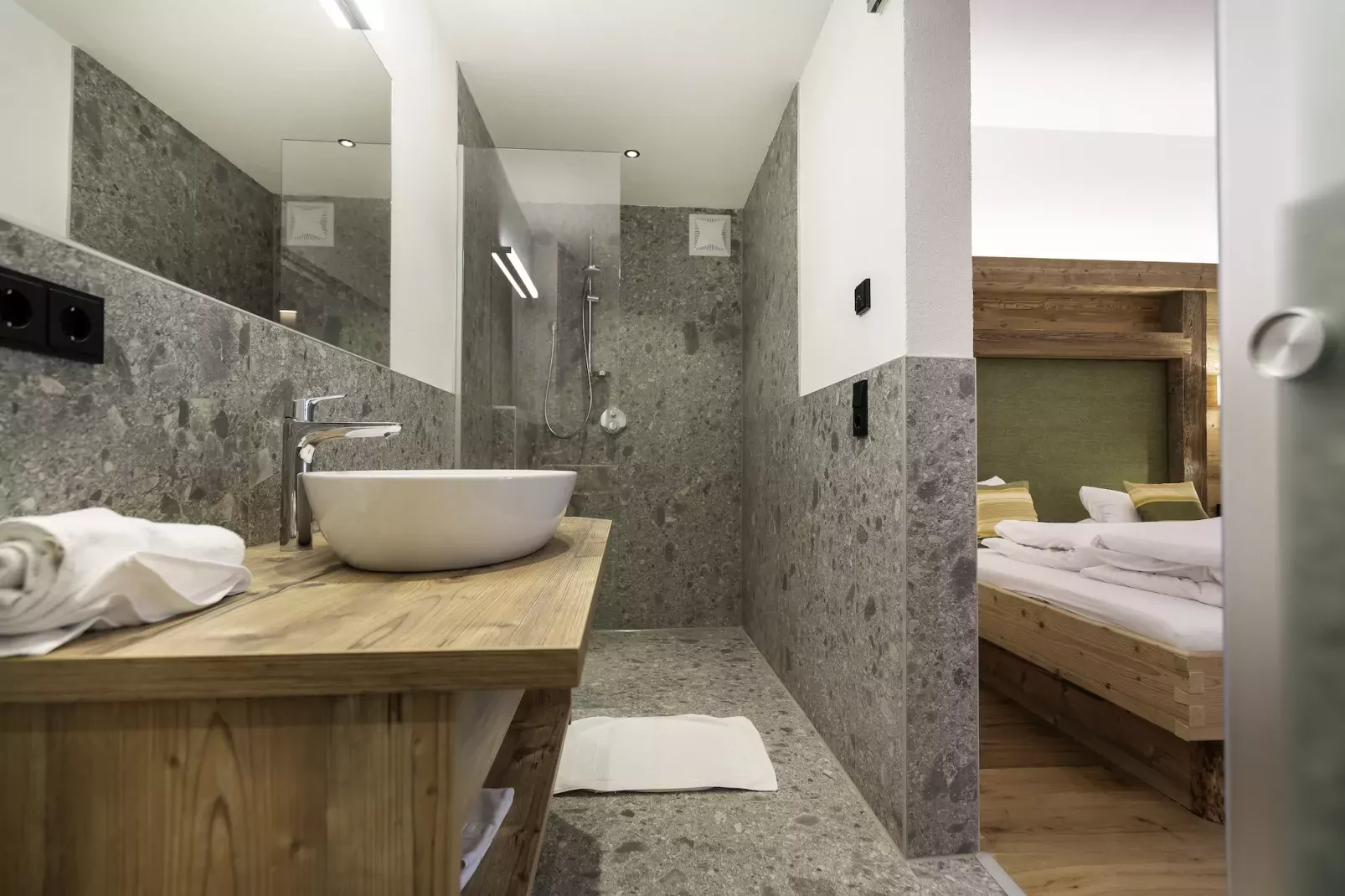 Apartment 5-Badezimmer