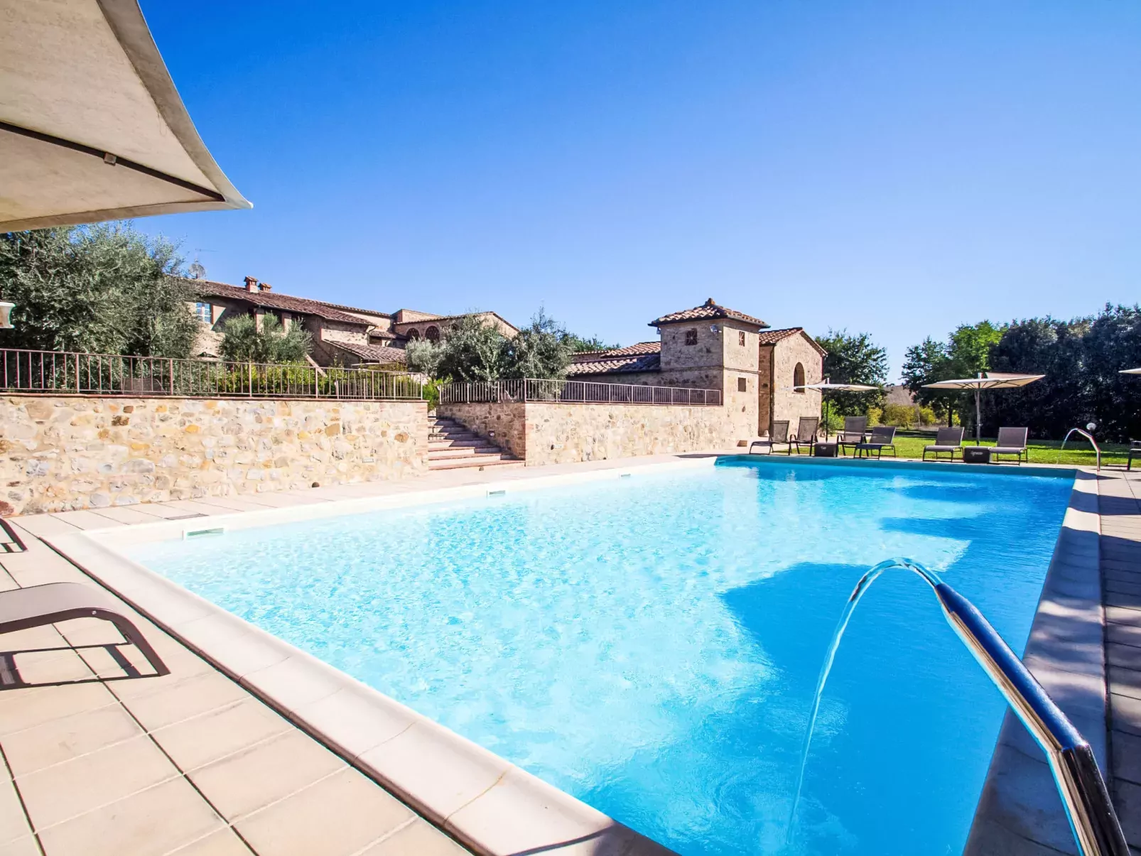 Tenuta-Outside