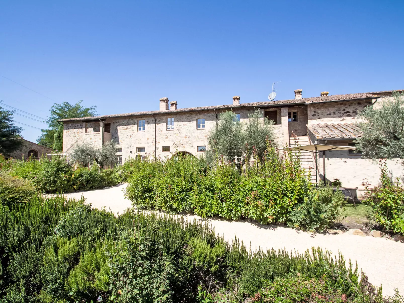 Tenuta-Outside