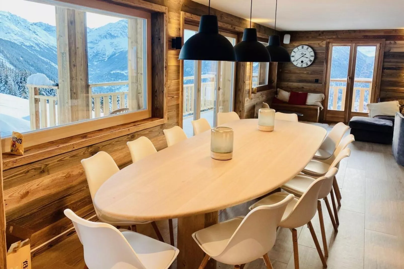 Paradis Perdu SKI IN & QUIET chalet 14 personnes-Dining room