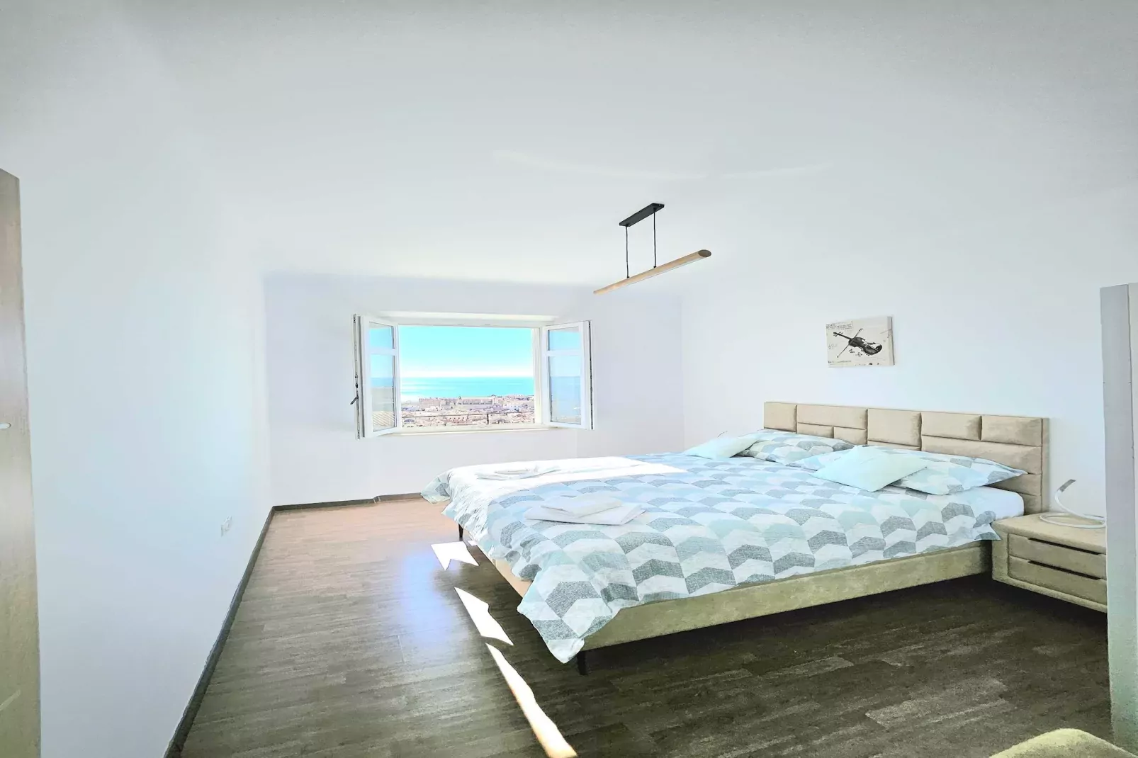 DUxperience Apartment - Two Bedroom Apartment with Terrace and Sea View-Bedroom