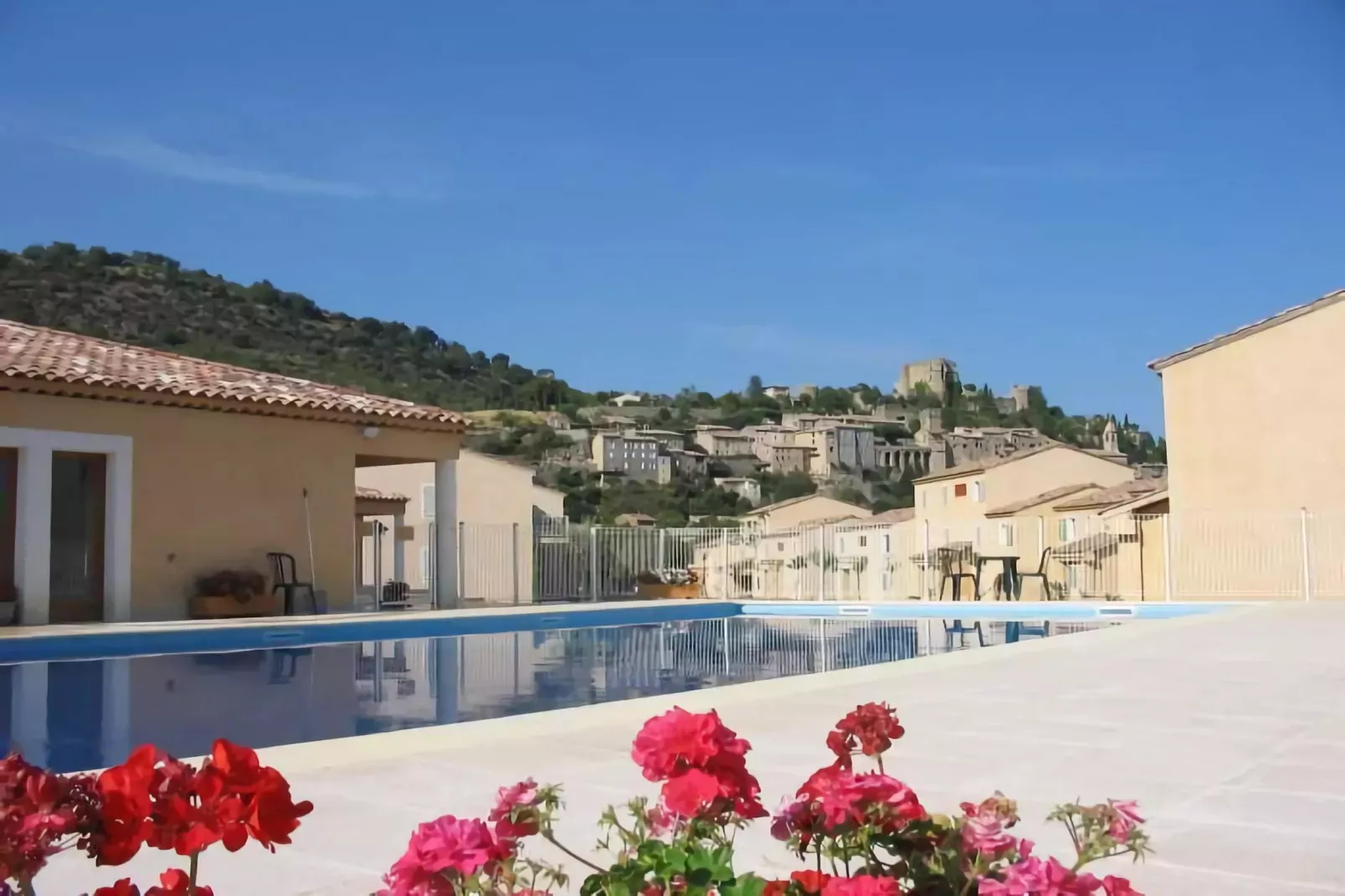 Résidence Les Sources - Montbrun-les-Bains // Studio 2 pers-View summer