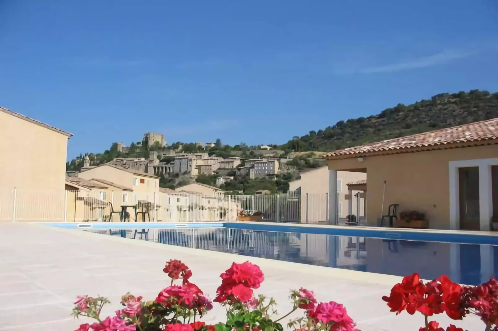 Résidence Les Sources - Montbrun-les-Bains // Studio 2 pers-View summer