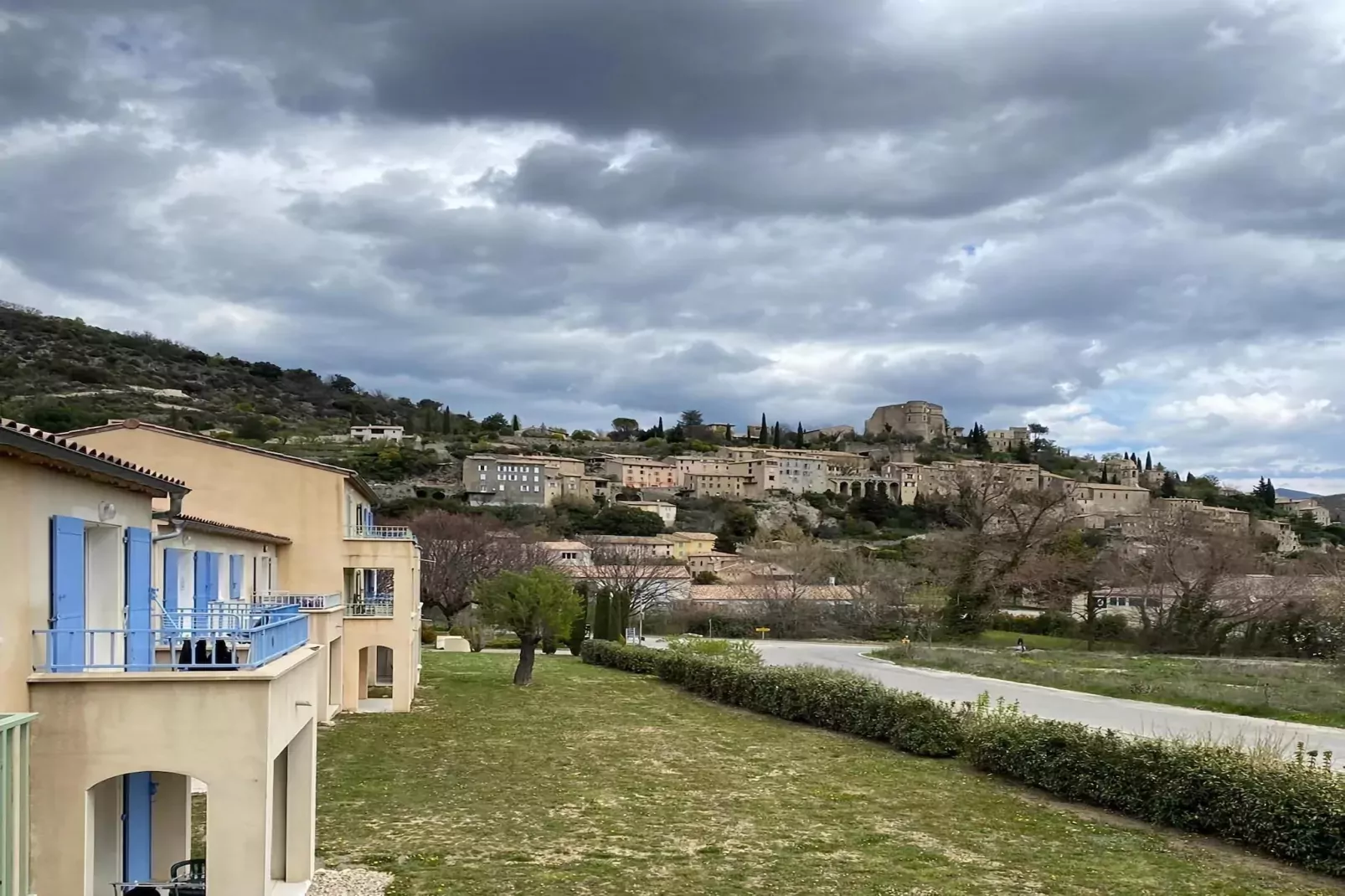 Résidence Les Sources - Montbrun-les-Bains // Studio 2 pers-View summer