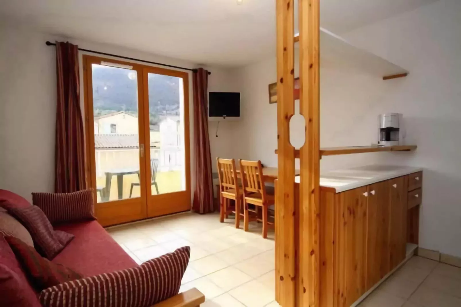 Résidence Les Sources - Montbrun-les-Bains // Apt T2 - 4 pers 2P4-Living room
