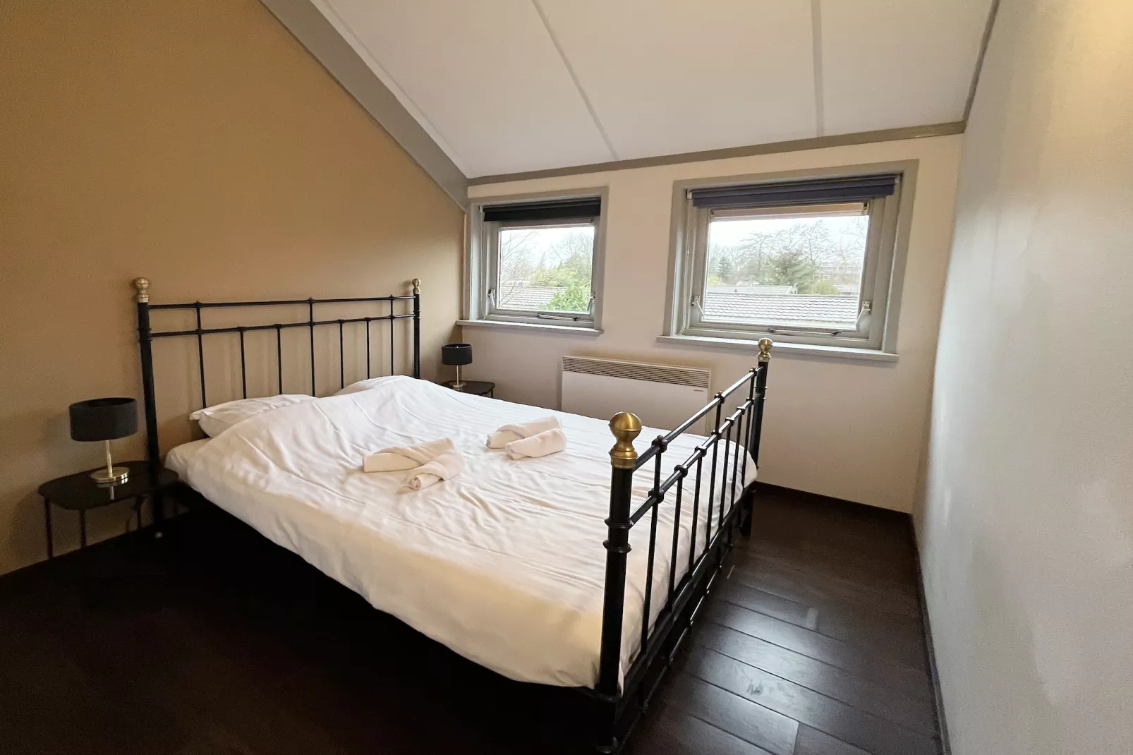 Yné Lijte 68-Bedroom